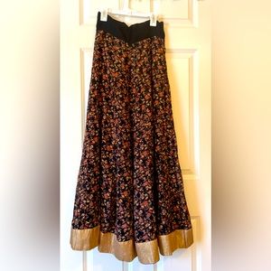 BNWOT Maxi skirt, M, Georgette